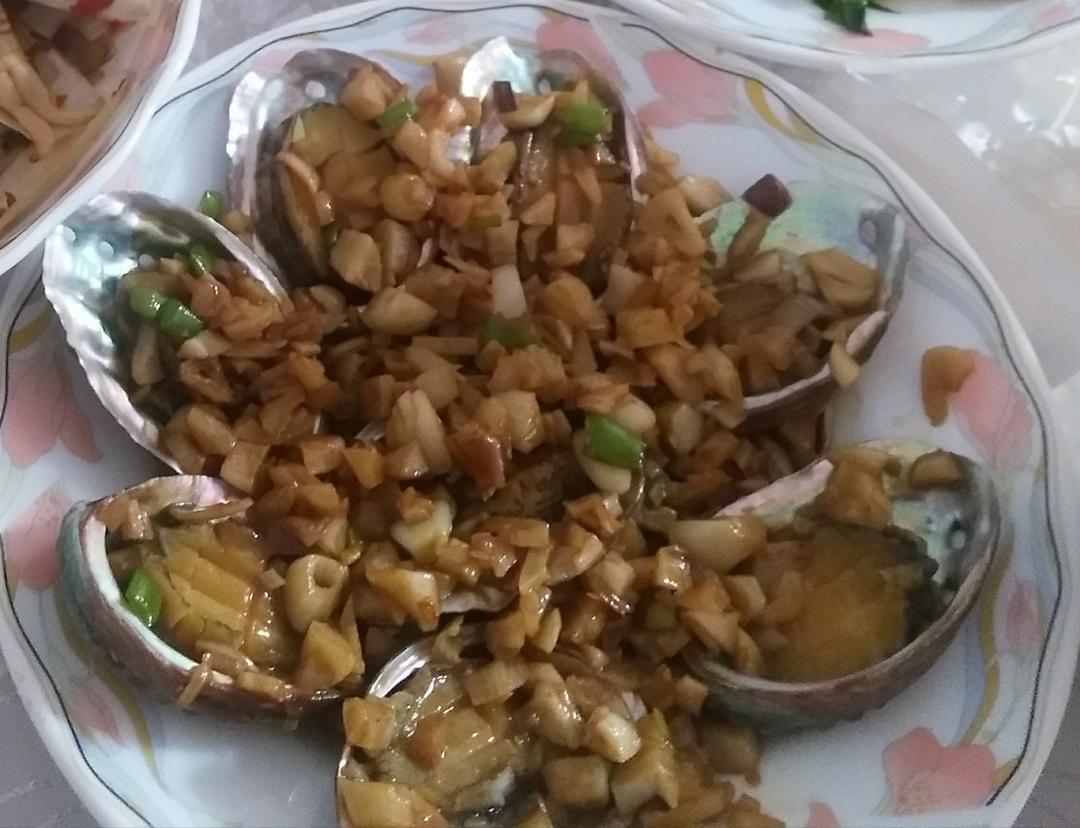 蒜蓉粉丝蒸鲍鱼