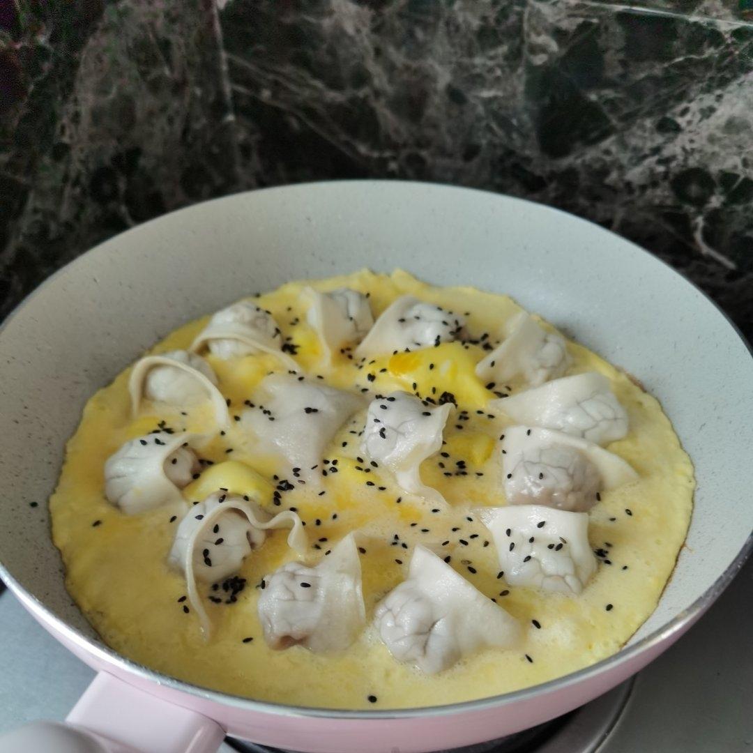 抱蛋煎饺，让速冻饺子好看又好吃～蘸醋吃爱了爱了
