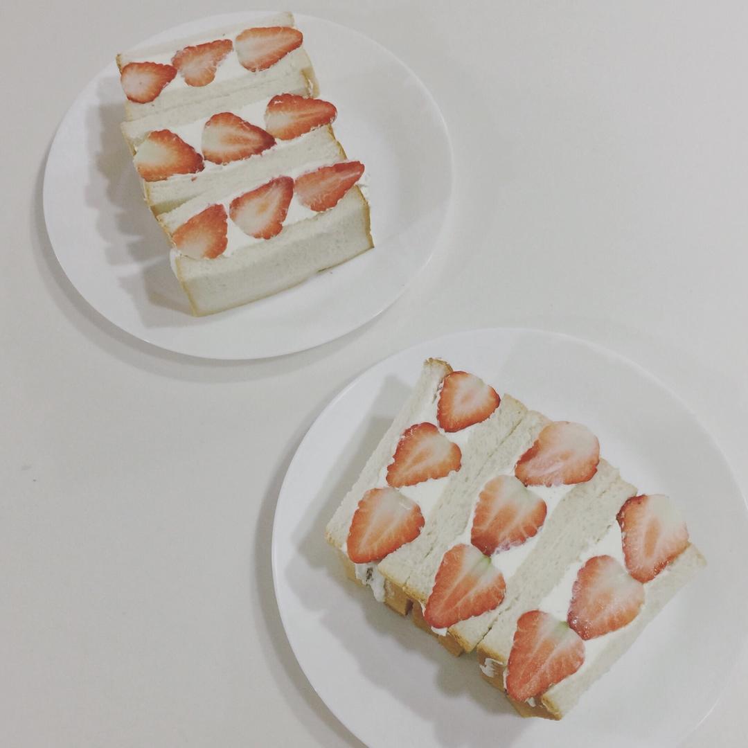 【视频】奶油草莓三明治