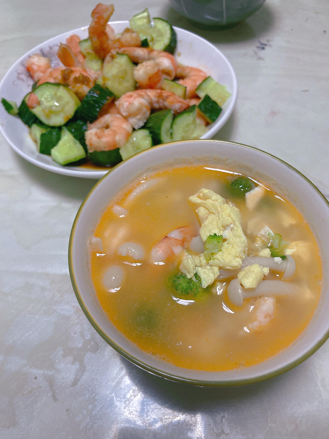 豆腐鲜虾菇菌汤