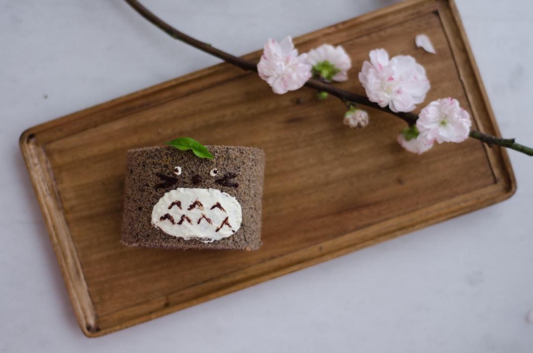 姐姐妹妹のTotoro胖胖卷儿～你是我心中的一坨紫米～双黑（黑米黑芝麻）蛋糕卷