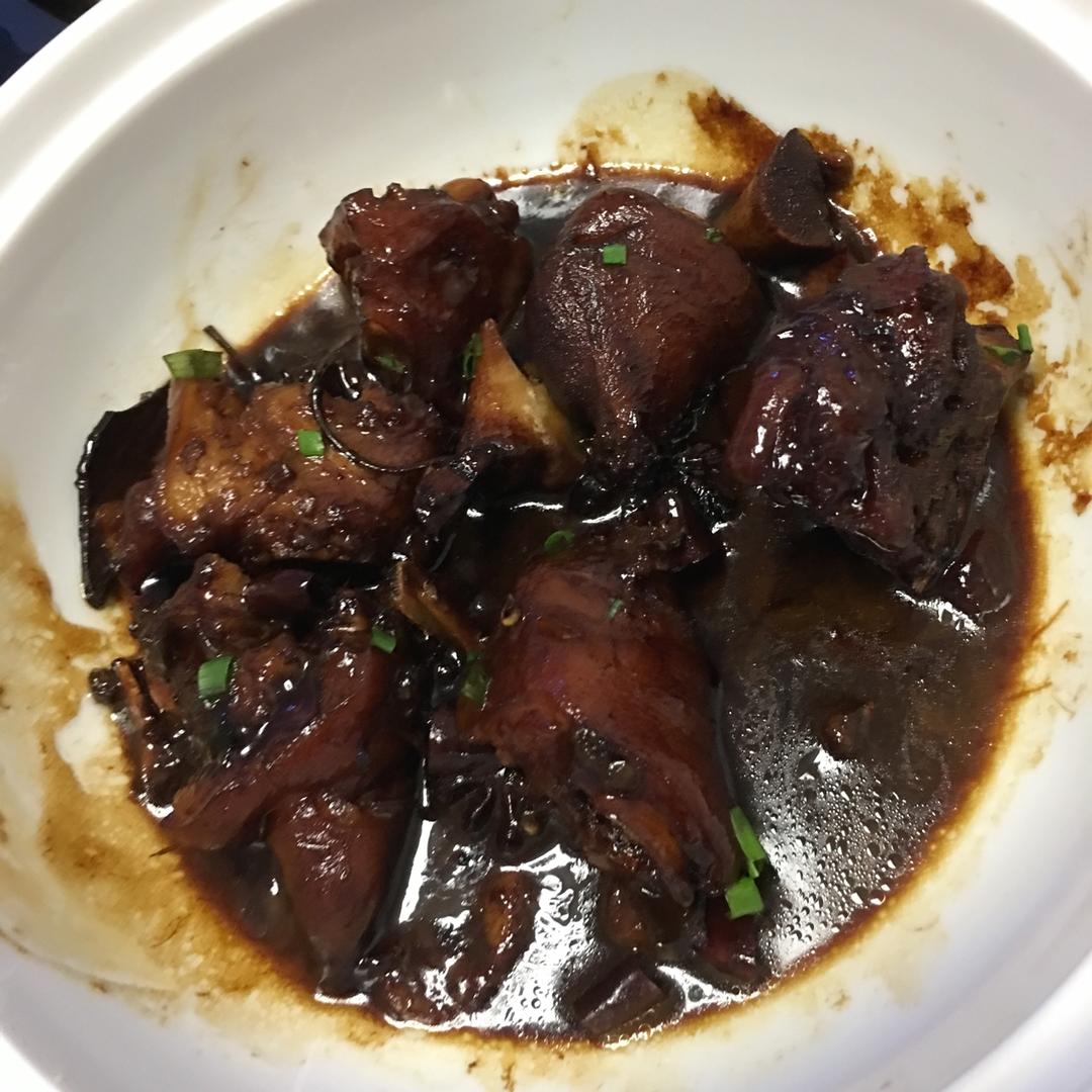 美味的家常菜：红烧猪蹄