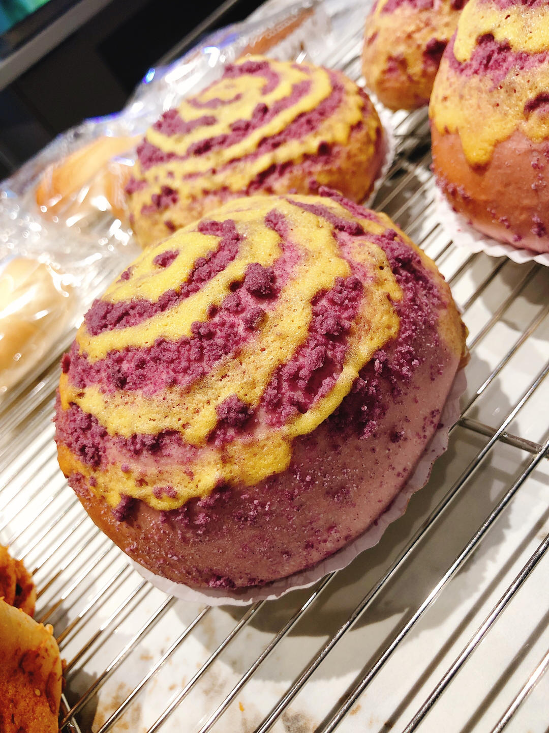 有颜值的芋泥麻薯肉松雷神包