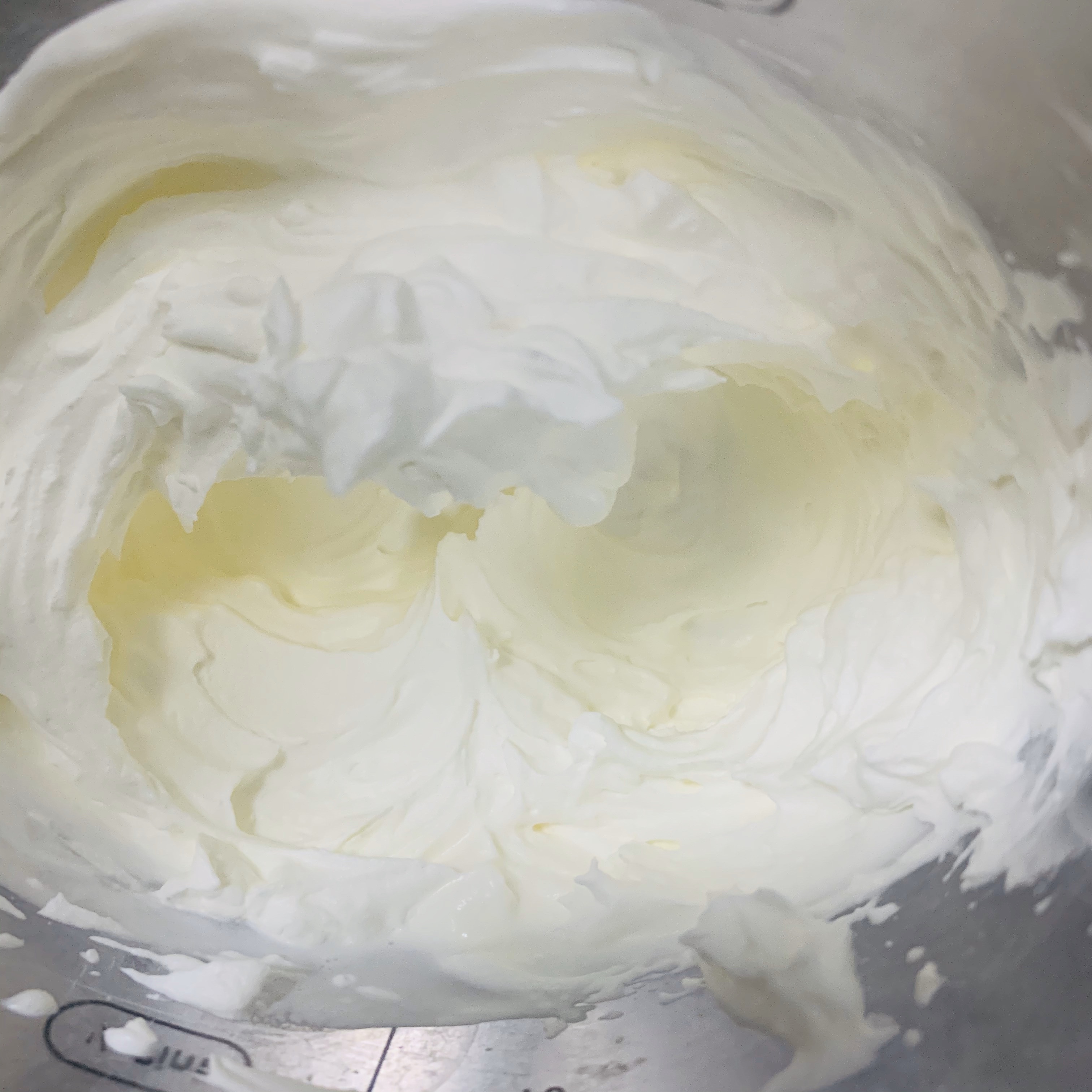 不用生蛋黄简单无冰渣超细腻哈根达斯风味冰淇淋（芒果味）的做法 步骤9
