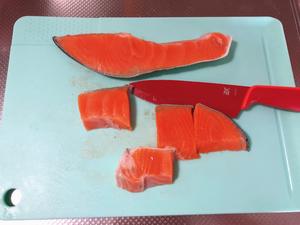 给家人最营养健康的每一餐-日式鲑鱼焖饭的做法 步骤4