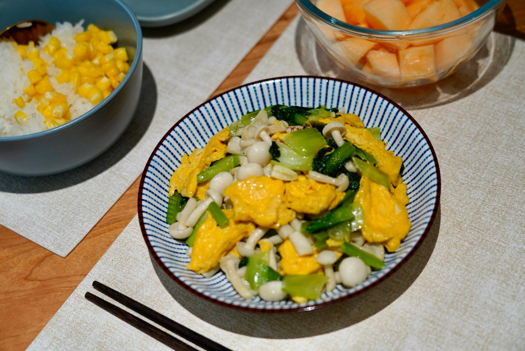 捏菜蘑菇炒蛋（爆腌菜）