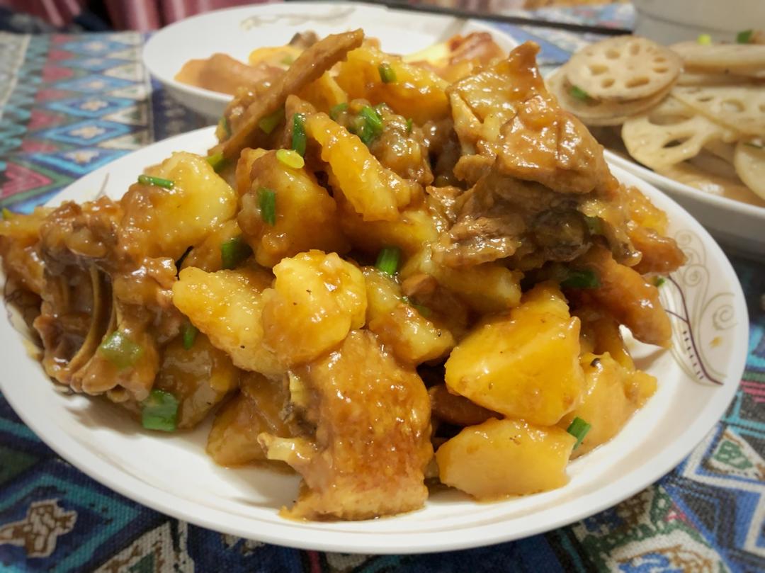 土豆炖鸡块