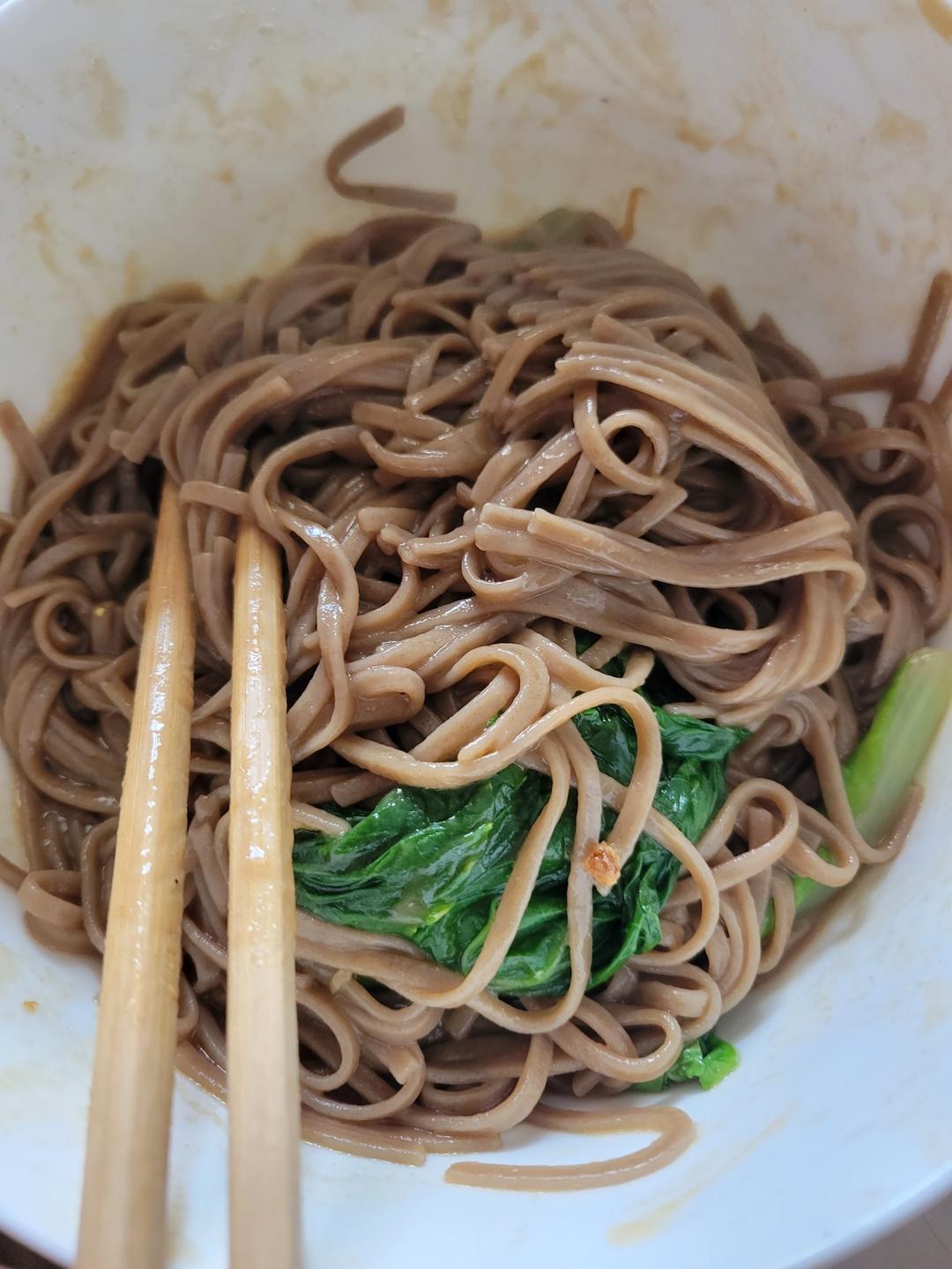 酱油煎蛋荞麦面