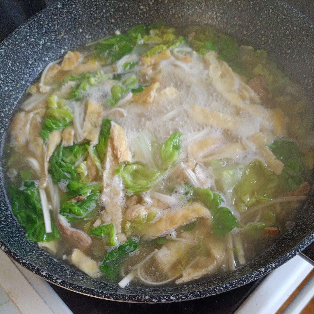 鲜掉眉毛的白汤肉丝面
