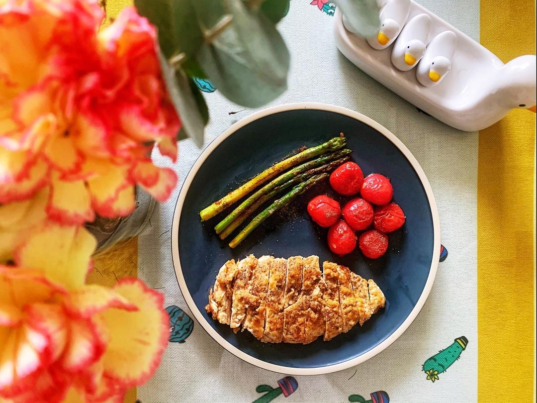 酷炫屌炸天好吃的煎鸡胸肉（香蒜蜂蜜煎鸡胸肉）
