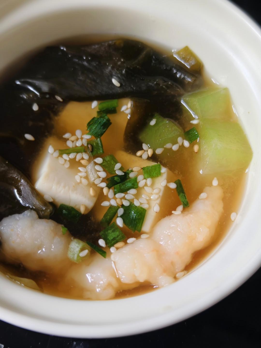 豆腐裙带菜味噌汤