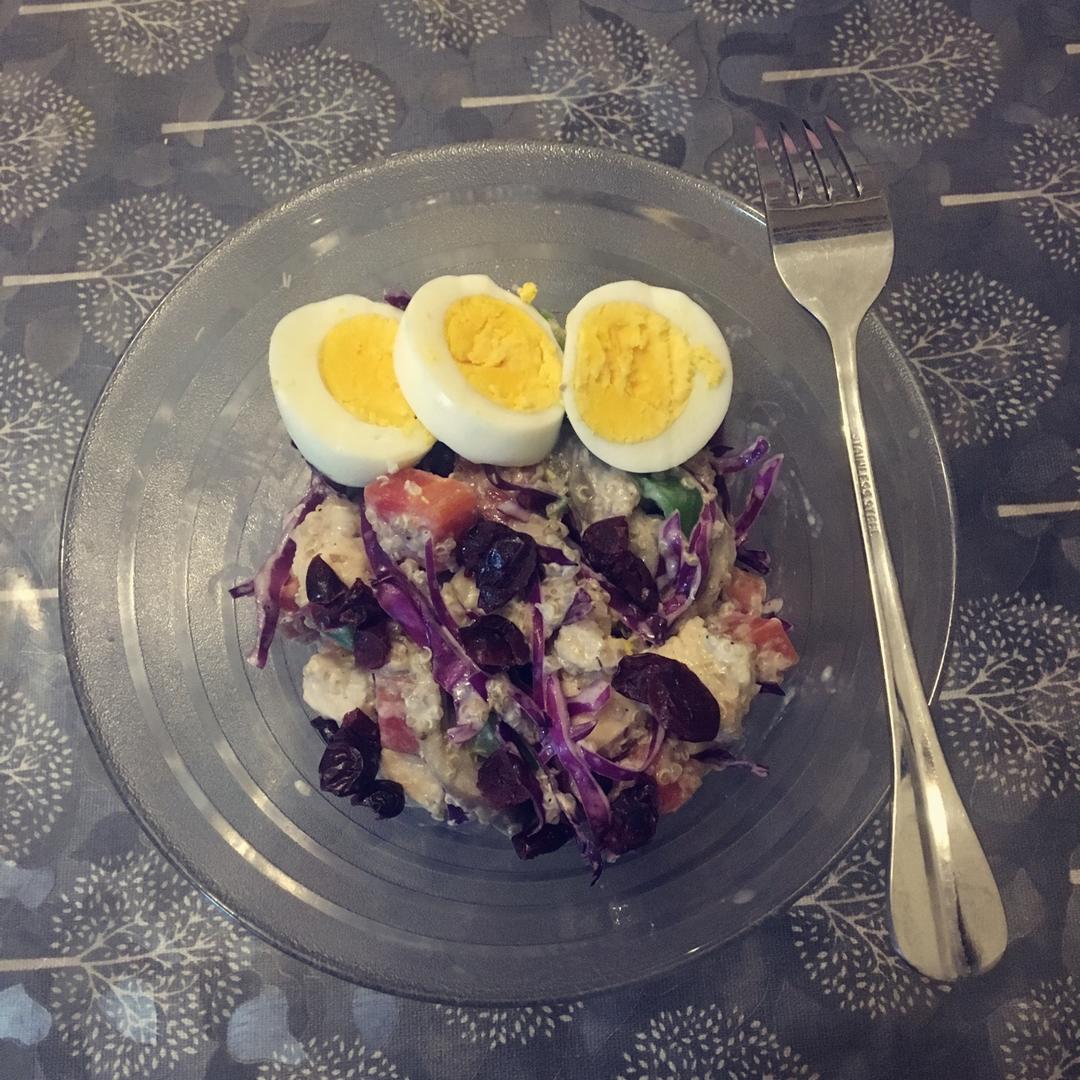 藜麦鸡胸肉沙拉