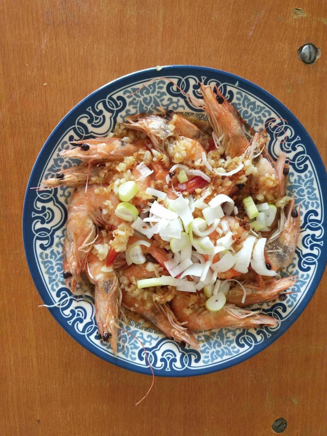 虾最美味的吃法必须是这个——蒜蓉蒸虾（多动图，孔瑶的食谱）