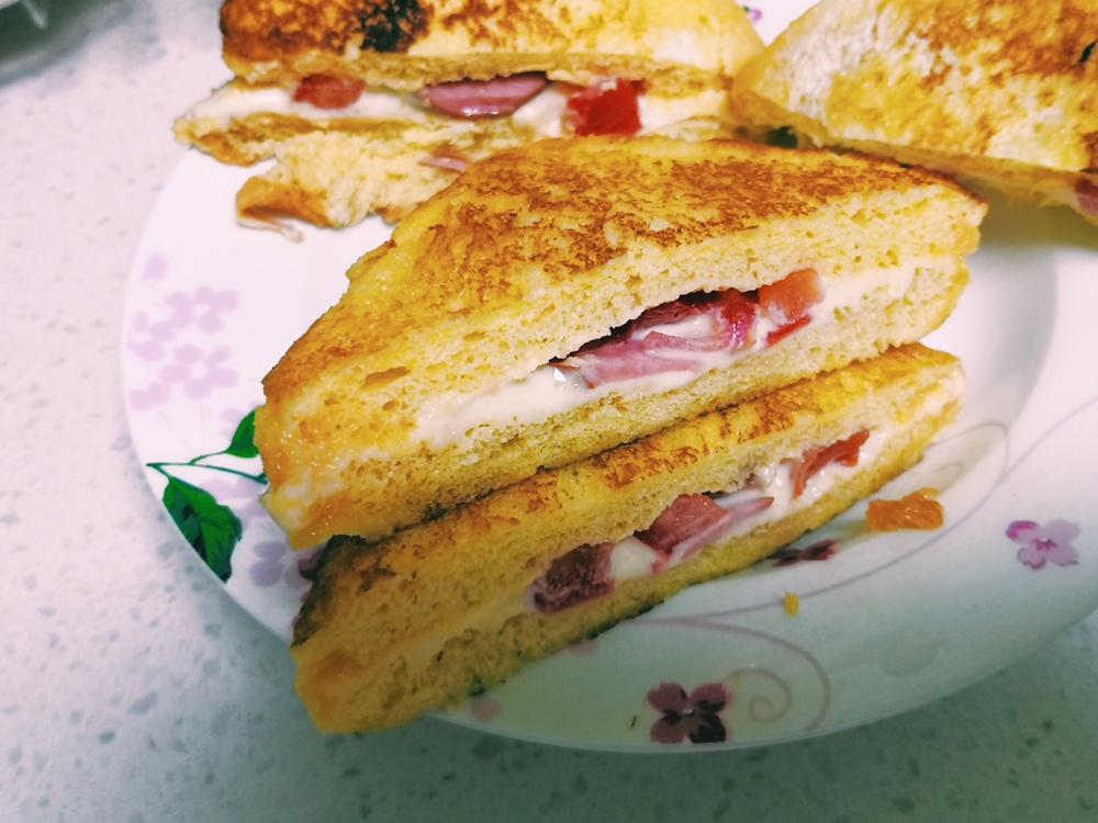 火腿芝士蛋三文治