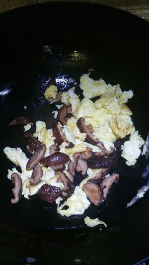 青菜香菇豆腐鸡蛋汤的做法 步骤6