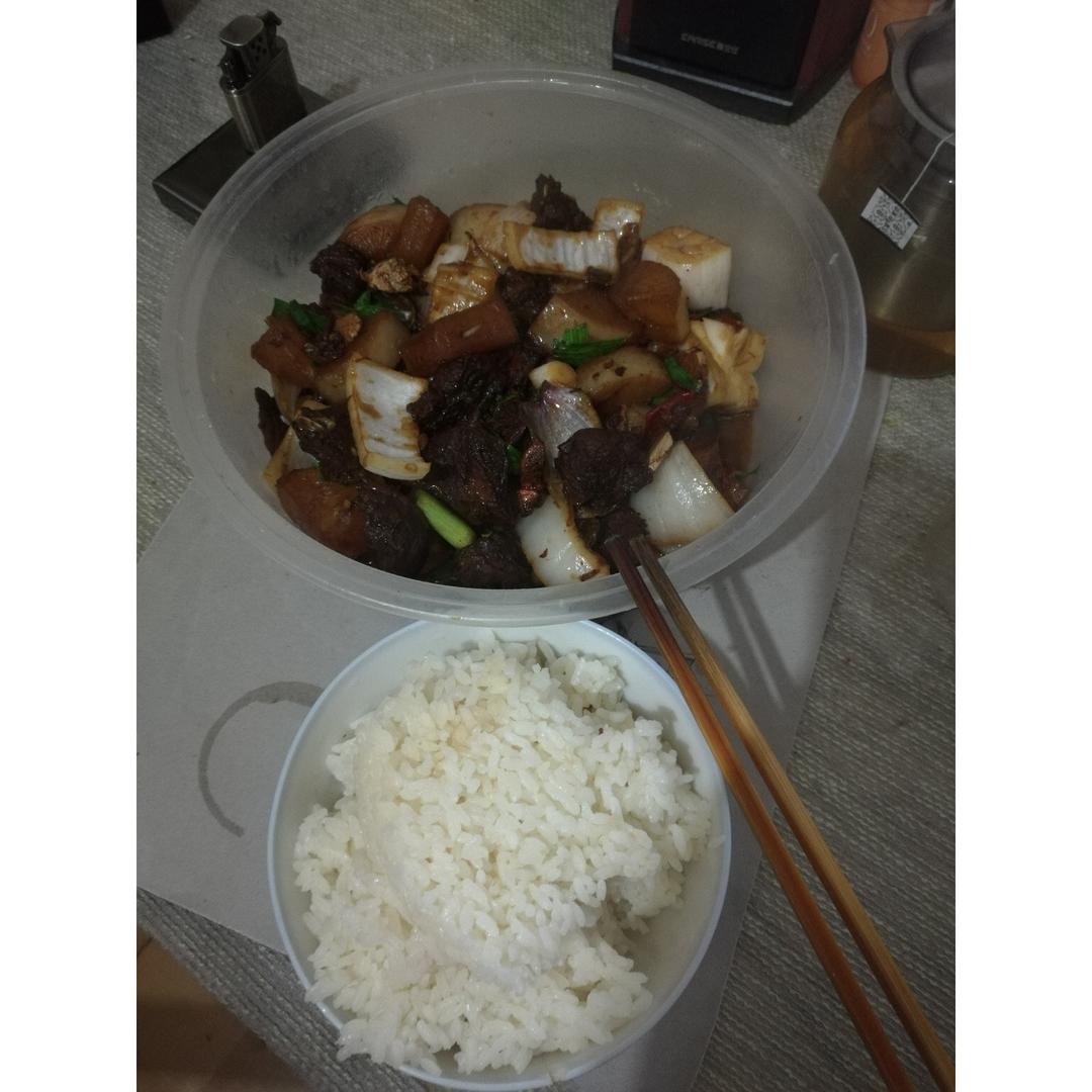 香辣牛肉炖萝卜 Spicy Beef with Turnip