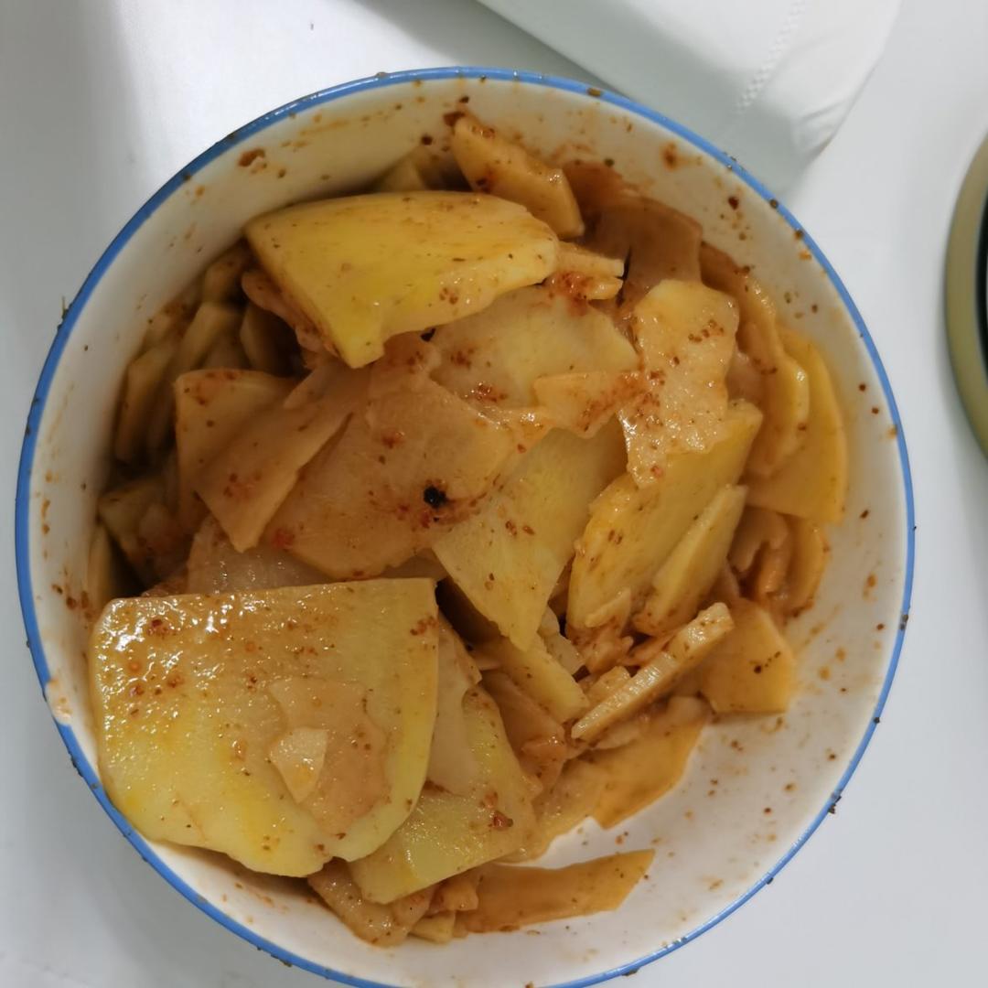 【辣拌土豆片】想做烤串又怕油烟，这方法管用！