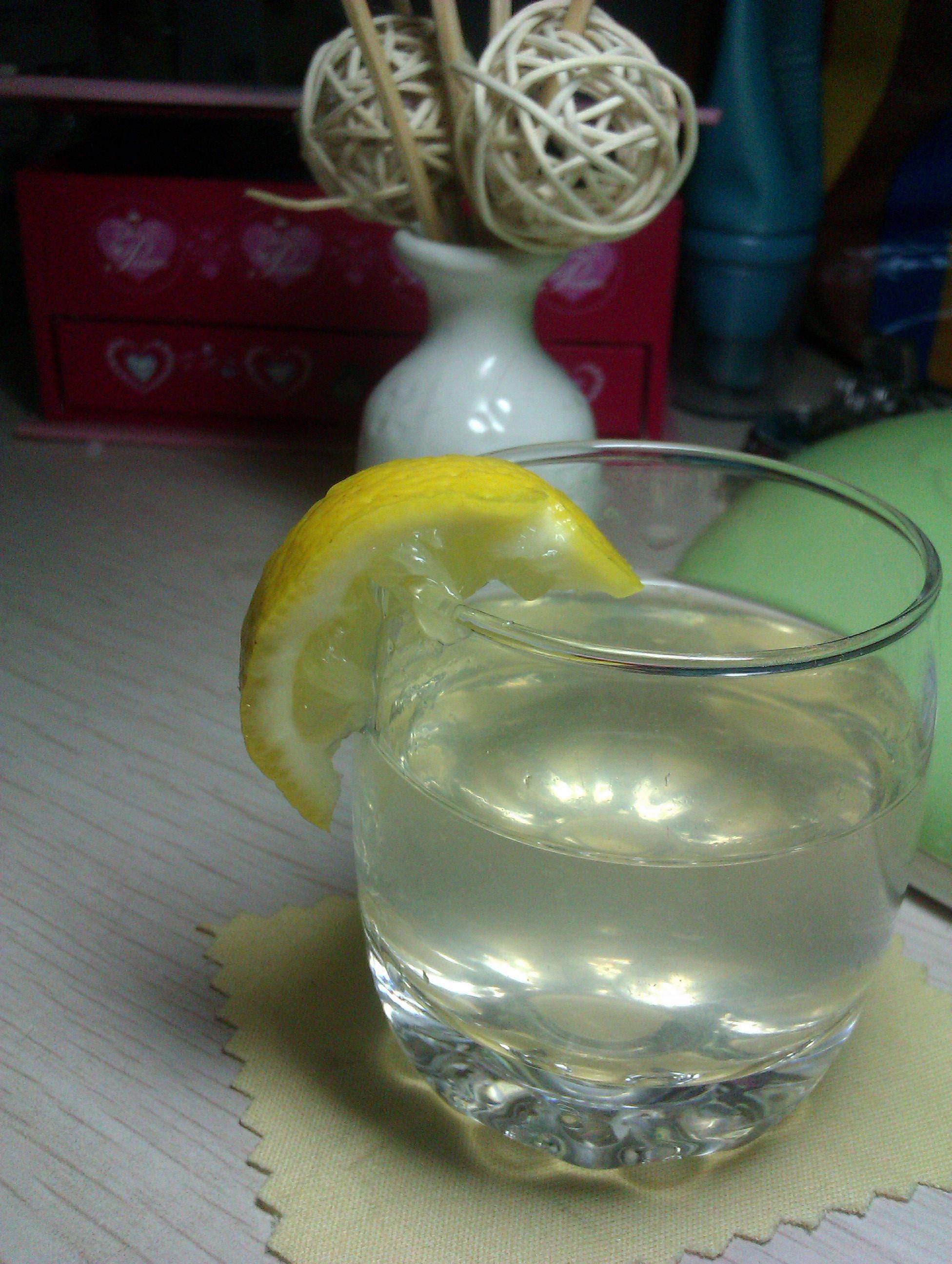 懒人版寝室柠檬蜂蜜绿茶的做法