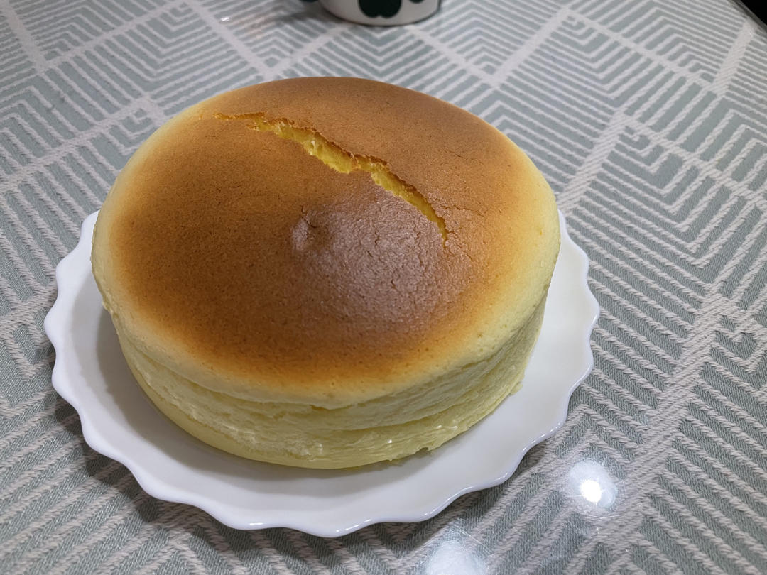 好吃到停不了口的乳酪蛋糕(制作方法十分简单)