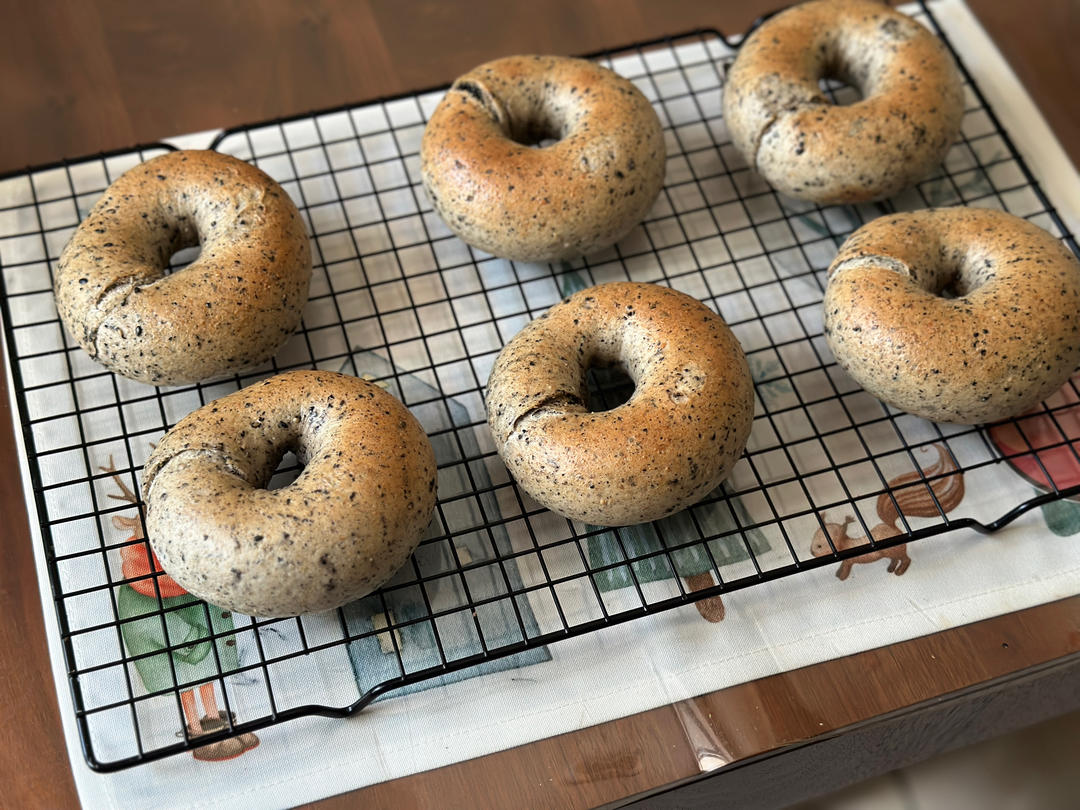 双倍黑芝麻奶酥贝果🥯一起吃养生贝果吧