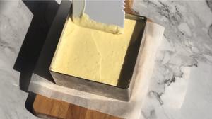 超快手柠檬冰淇淋蛋糕（无需冰淇淋机）的做法 步骤10