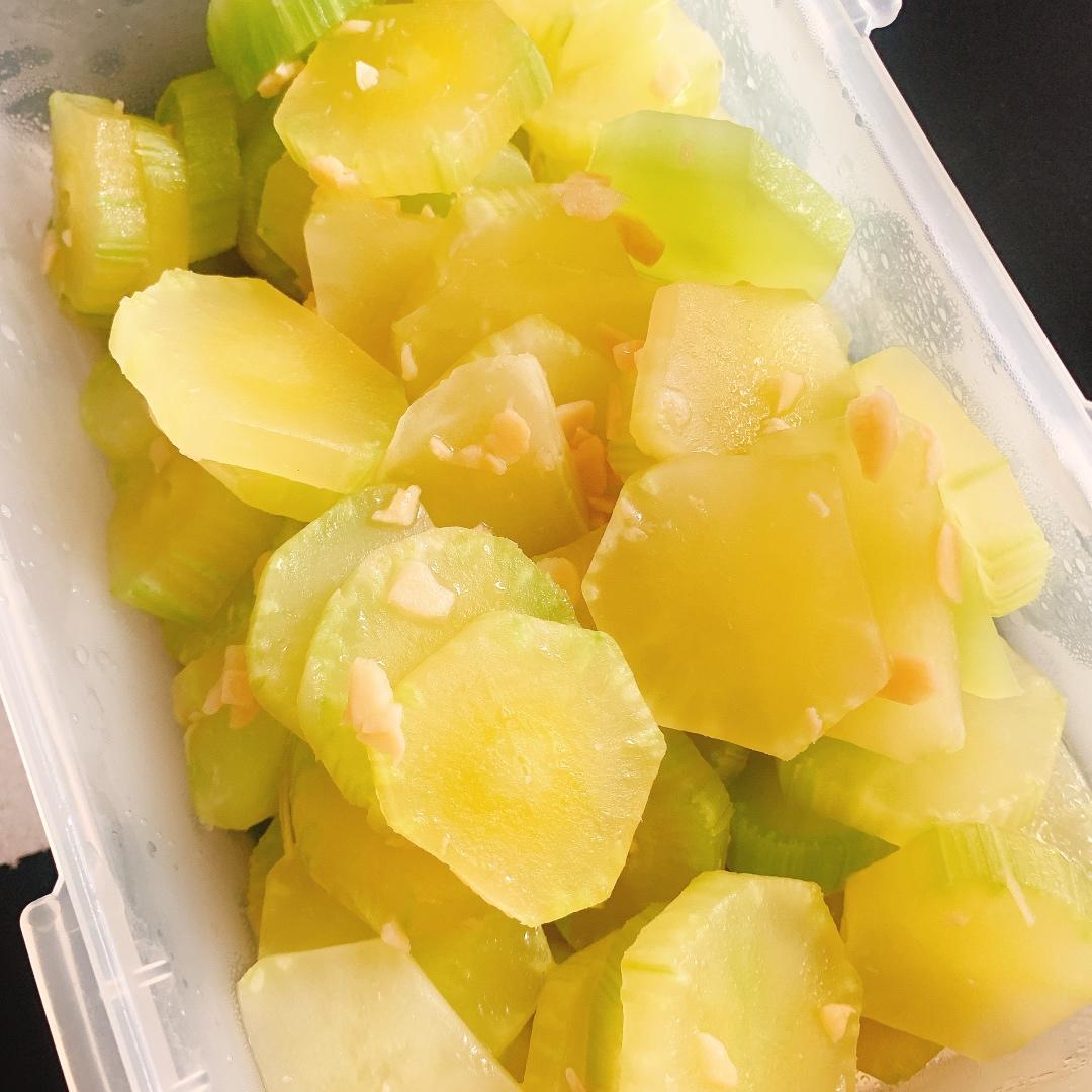 超简单的清炒莴笋