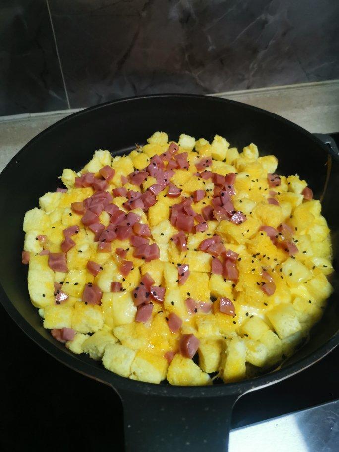 懒人豪华早餐之剩馒头蛋蔬饼