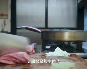 酸笋炒牛肉的做法 步骤5