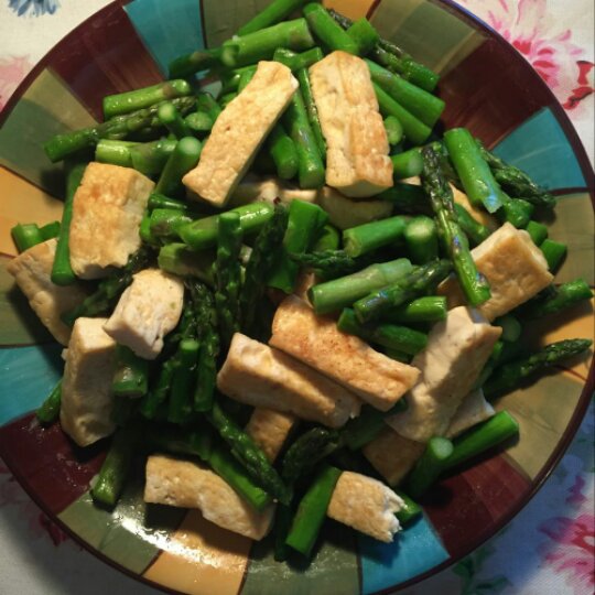 家常菜巜芦笋炒豆腐》