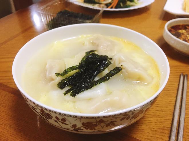 辣白菜饺子年糕汤              (김치떡만둣국)的做法