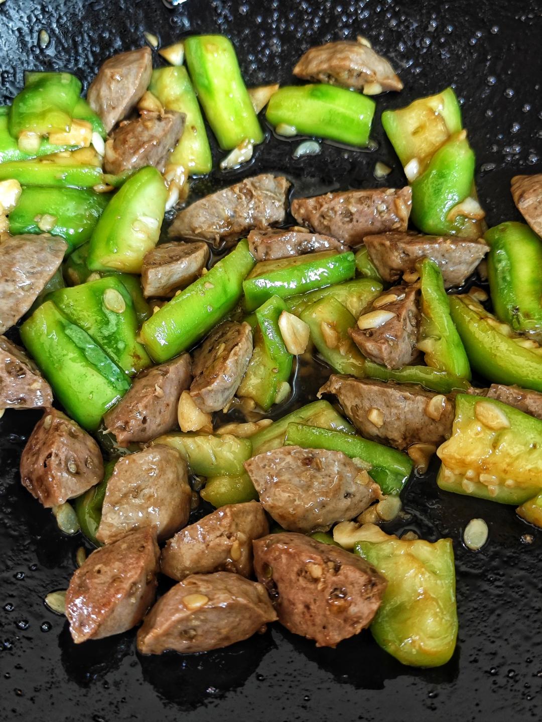 汕头牛肉丸爆炒丝瓜｜超下饭的做法