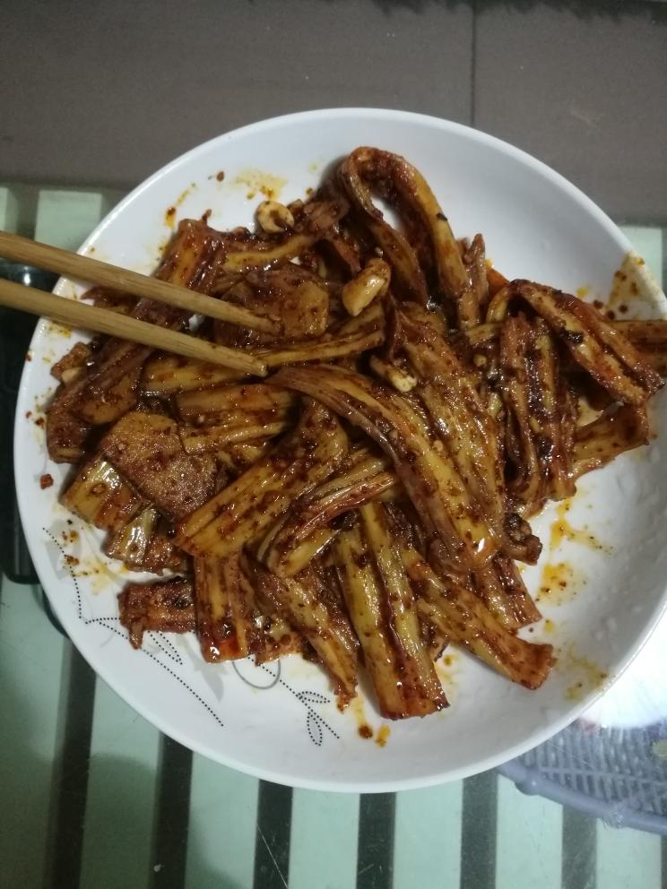 腐竹辣条的做法