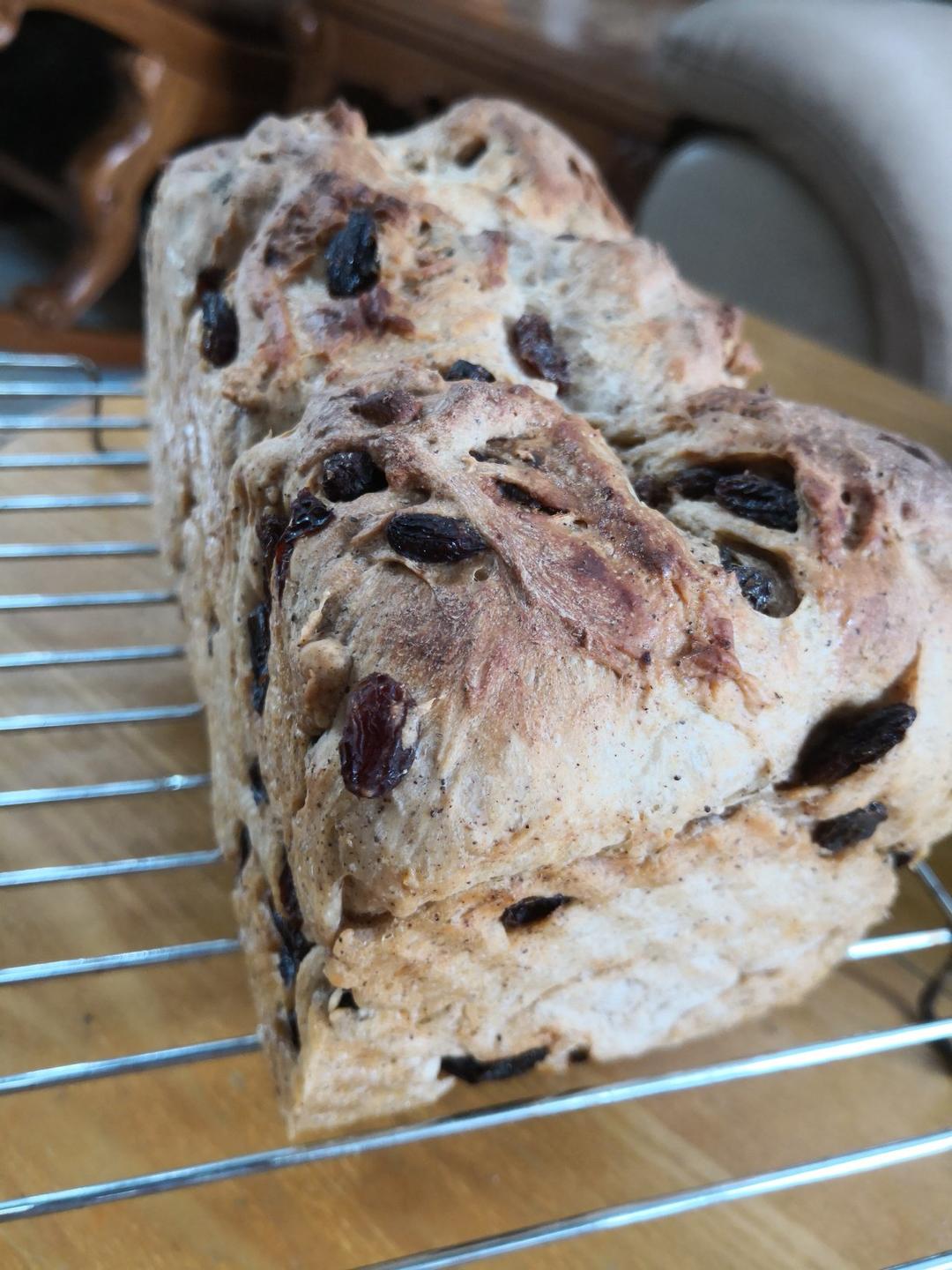 香浓葡萄干肉桂吐司