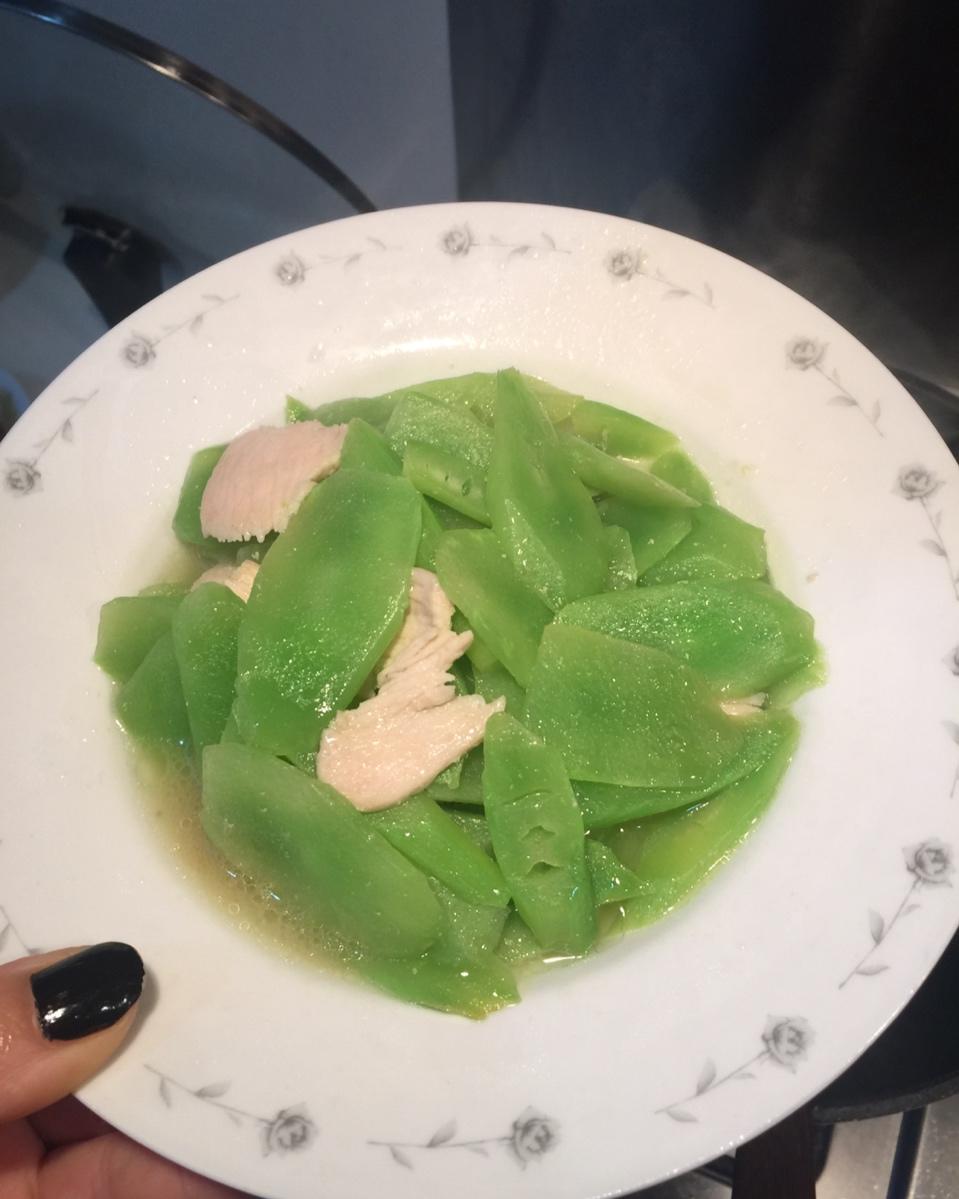 清炒莴笋鸡胸肉减脂餐