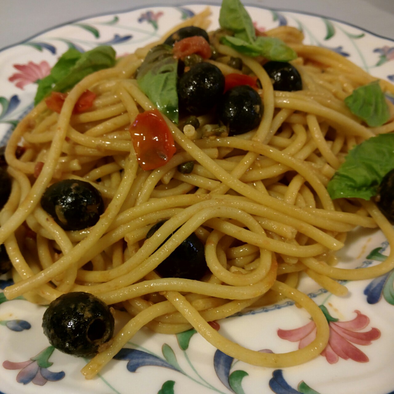【终极烹饪课程】番茄凤尾鱼辣味意面