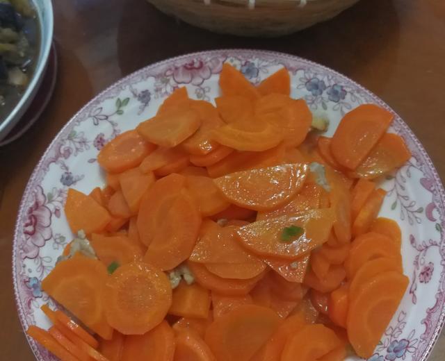 清甜焖炒胡萝卜的做法