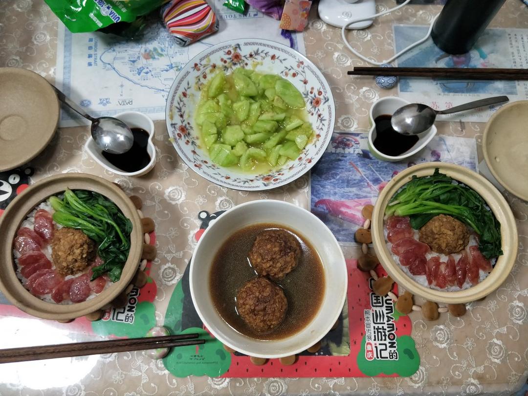 广式腊味煲仔饭
