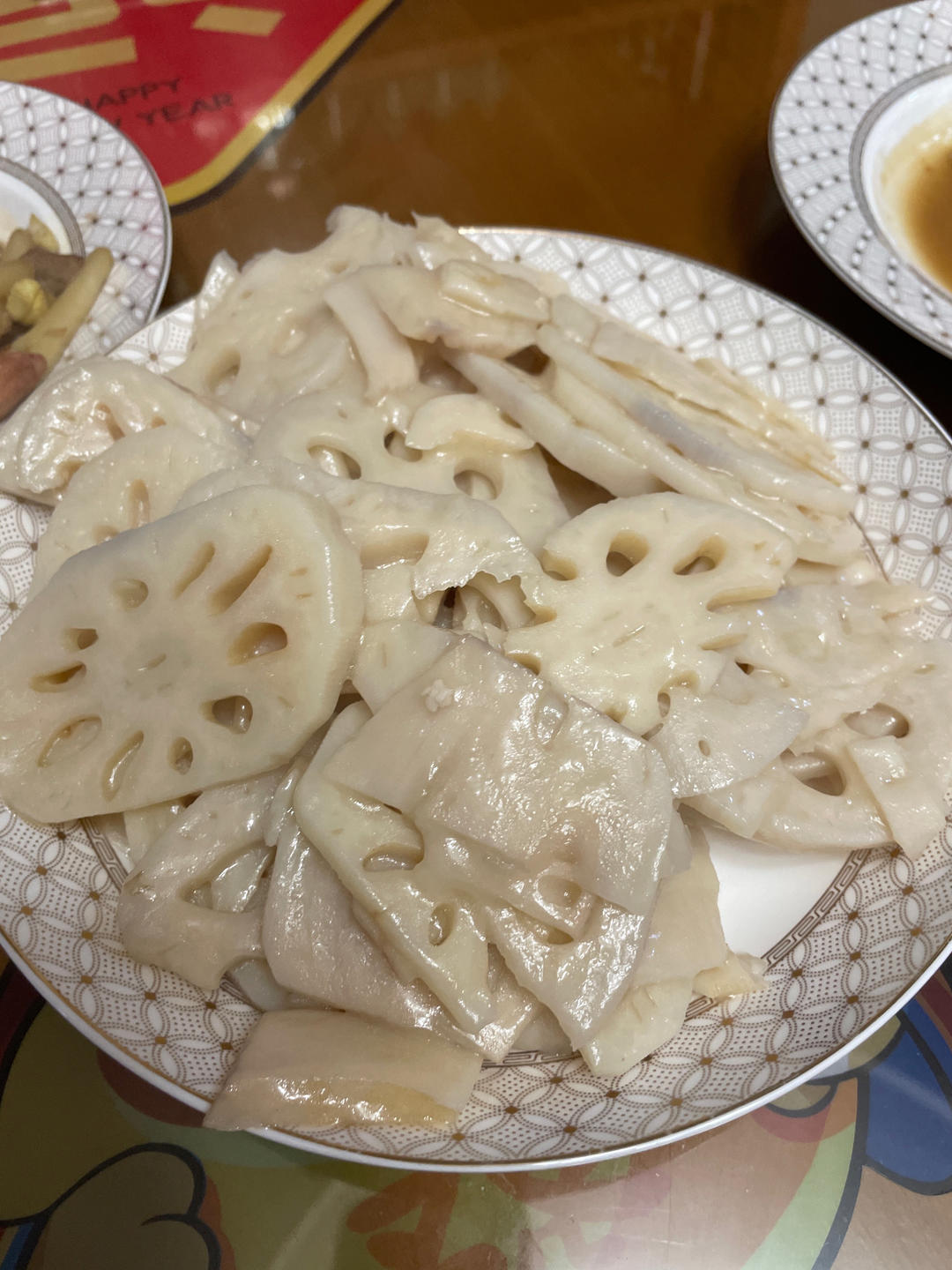 滑炒藕片，超简单的快手菜，生姜炝锅，边炒边点水……