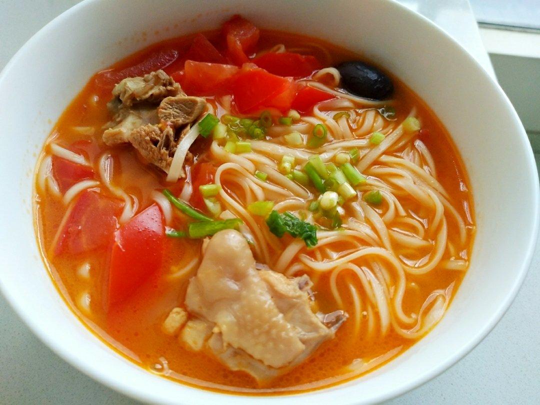 厨房与远方-番茄鸡汤面/鸡翅根的吃法/煎溏心蛋做法
