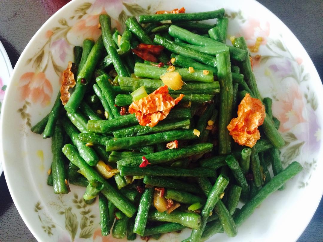干煸豆角干煸龙豆 不放肉末咸香翠绿又爽口的秘密你一学就会