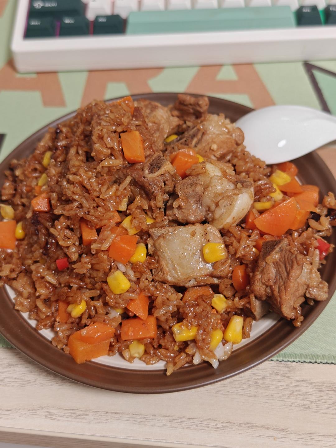 【排骨焖饭】
