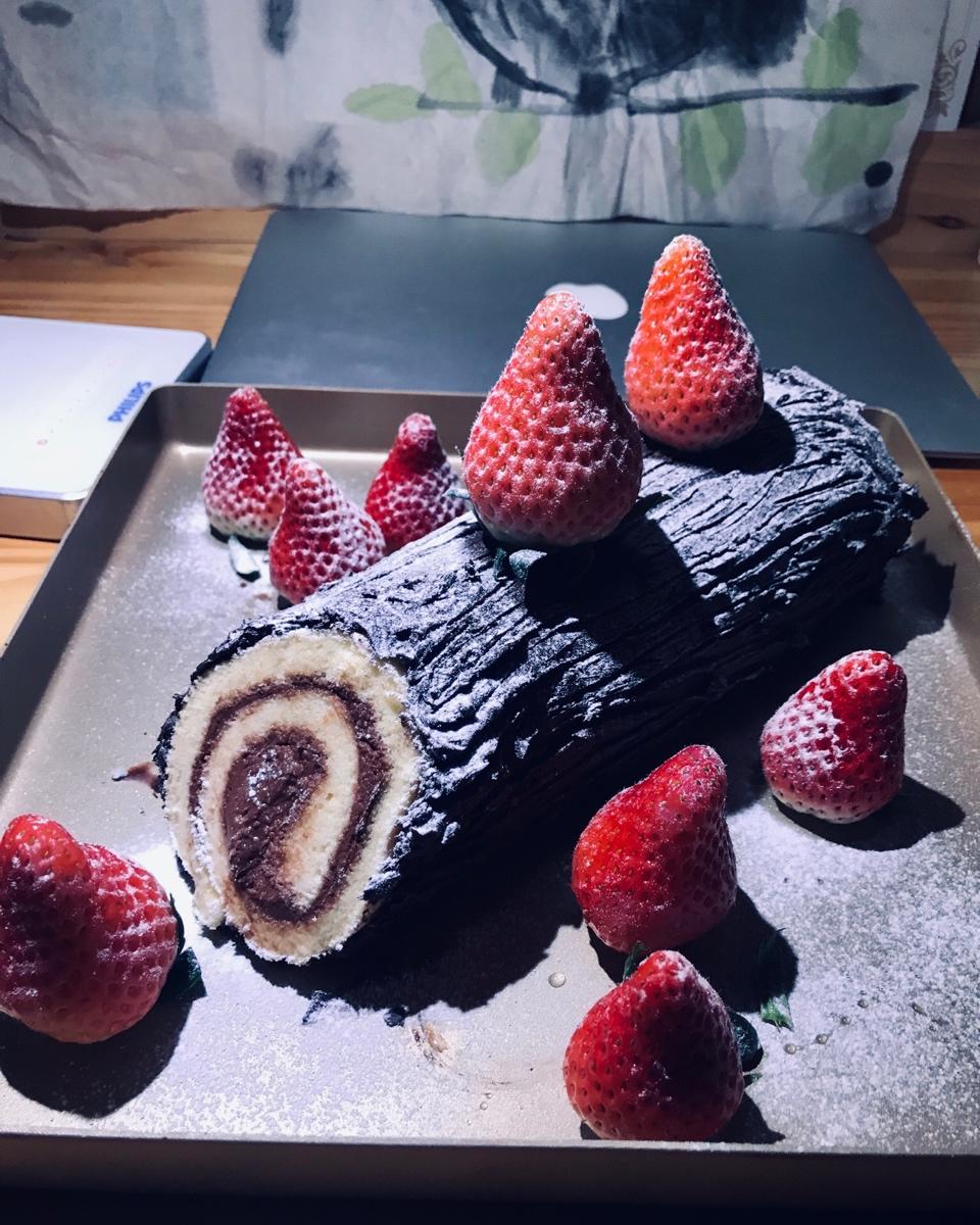 超简单圣诞树根蛋糕卷-超人气菜谱