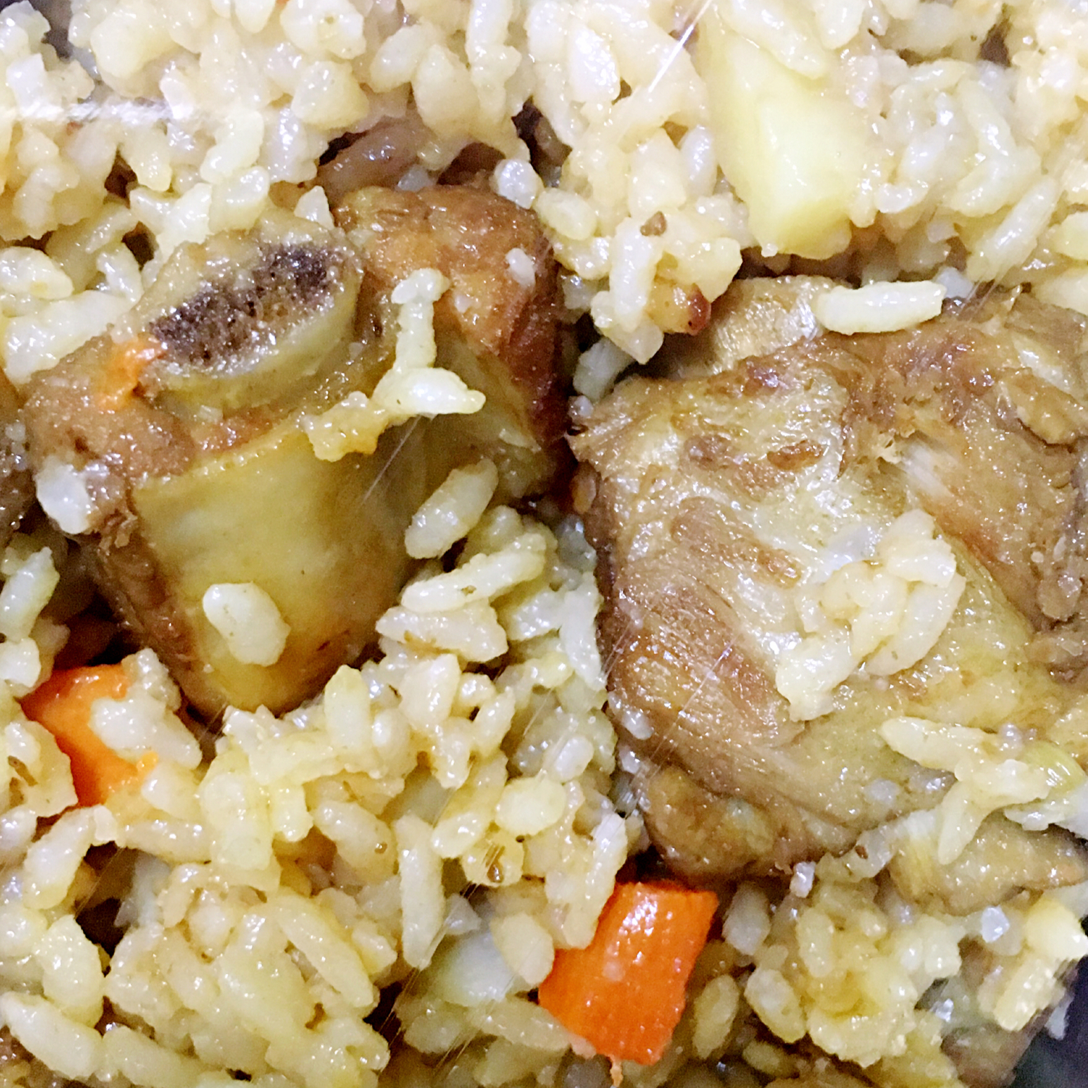 喷香排骨焖饭（爆好吃）