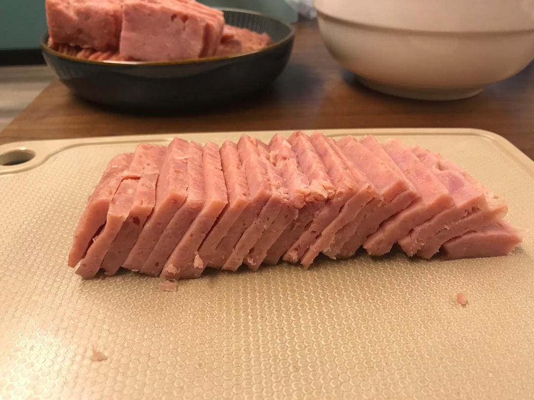 不能舍弃的午餐肉