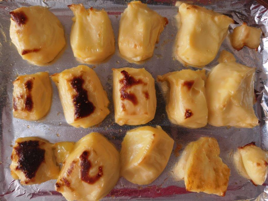 手机用嗯做的巨好吃的烤牛奶块!外焦里嫩～奶香浓郁!