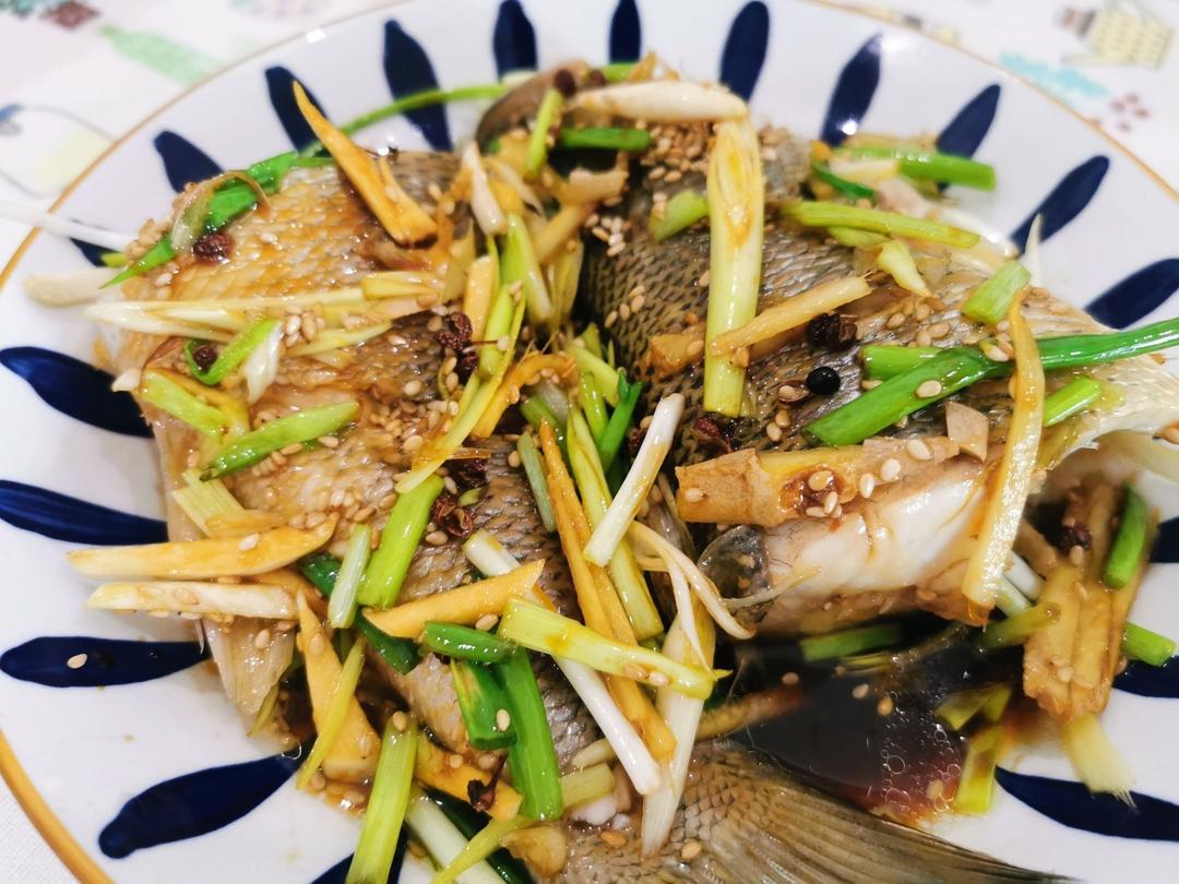 超快手微波炉蒸鱼