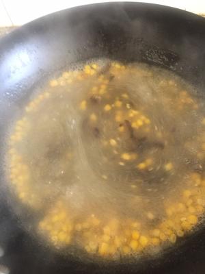 海参玉米粒蛋汤的做法 步骤5