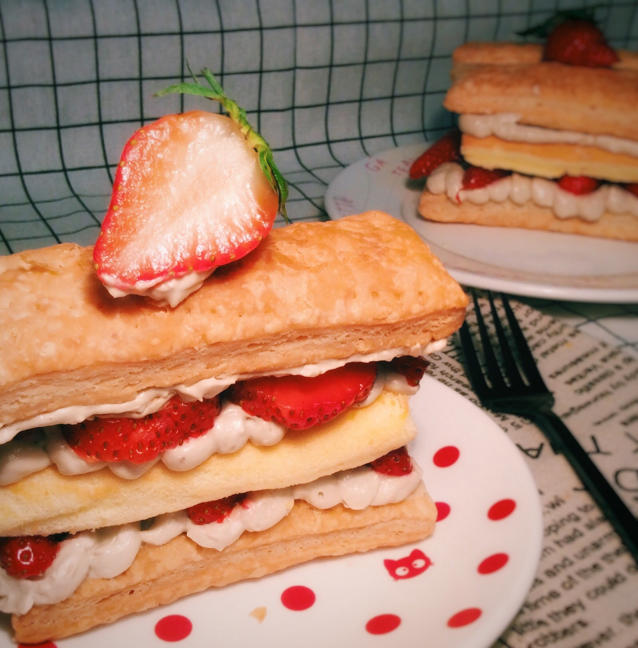 【君之】拿破仑酥（含千层酥皮、蛋糕片、奶油霜详细做法）