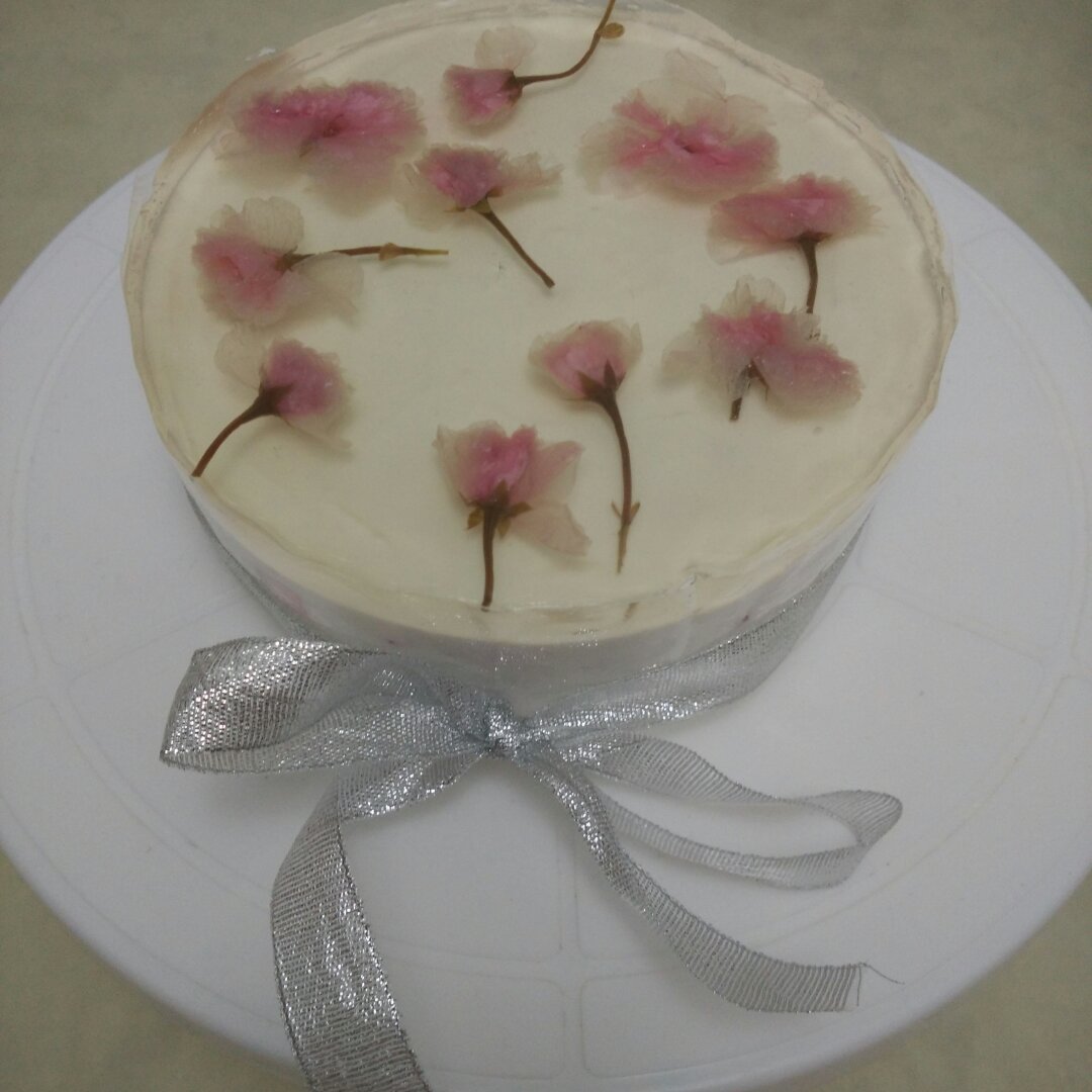颜值爆表的樱花慕斯。（6寸圆模）
