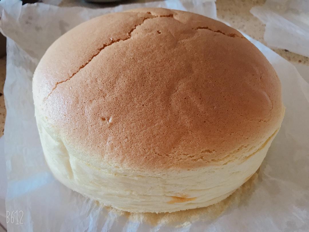 咸蛋黄古早蛋糕